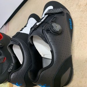 Nwt fizik women’s mountain biking/ cycling / racing/ spinning shoes 🚵‍♀️